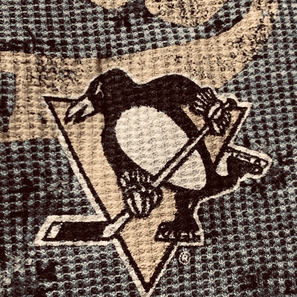 Pittsburgh Penguins TOUCH by Alyssa Milano Thermal Shirt Size S - Picture 5 of 10